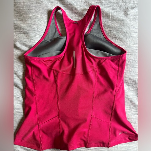Nike workout tank top - Picture 2 of 3